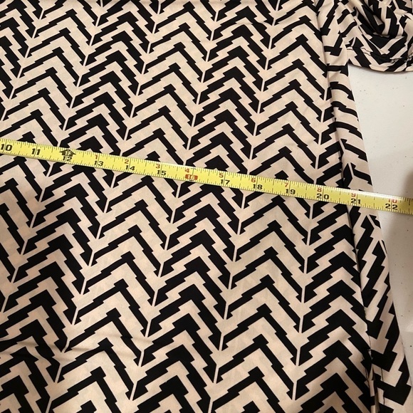 ACCENT Top Dark Brown and Cream - Picture 9 of 10